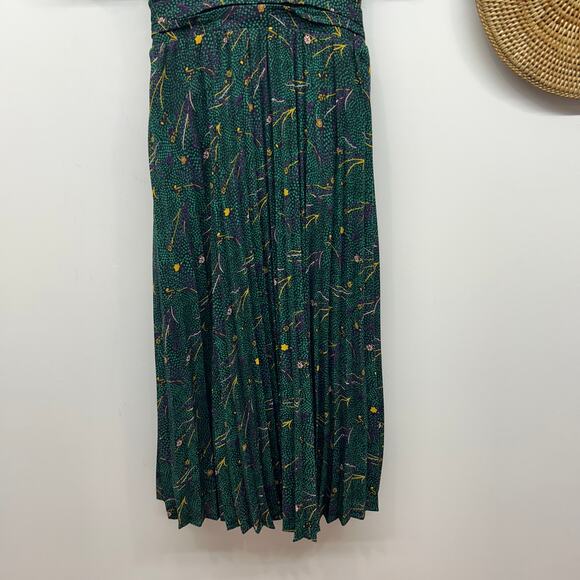Modcloth Green Purple Flower Floral V-Neck Short Sleeve Tie Pleated Dress 4 - Picture 5 of 9
